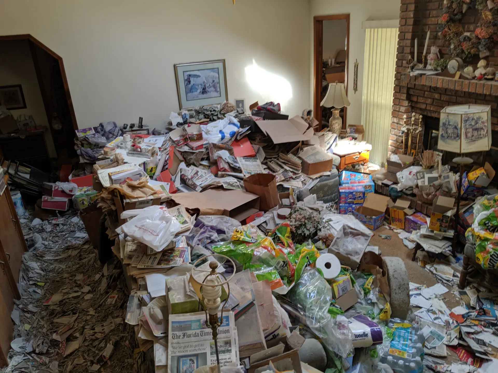 visuality of before cleaning up a hoarders house